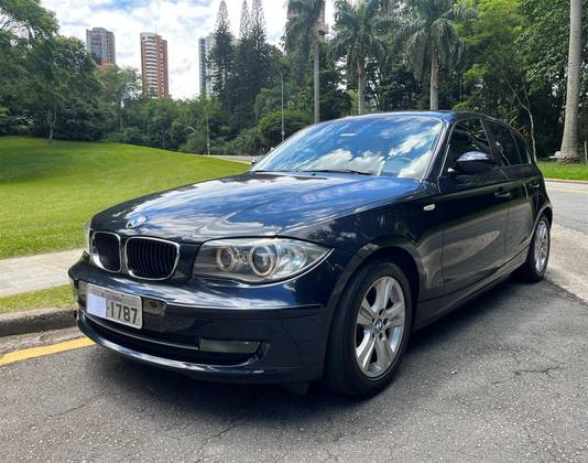 BMW 120i 2.0 TOP HATCH 16V GASOLINA 4P AUTOMÁTICO BMW 120i 2.0 TOP HATCH 16V GASOLINA 4P AUTOMÁTICO